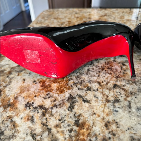 CHRISTIAN LOUBOUTIN
Pigalle patent leather heels
42 EU
Very good condition - Picture 7 of 10